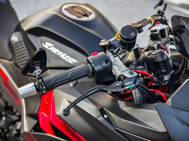 Kawasaki ninja 400 khác biệt với dàn trang bị đẳng cấp của biker việt