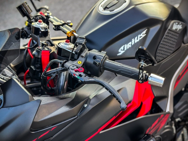 Kawasaki ninja 400 khác biệt với dàn trang bị đẳng cấp của biker việt