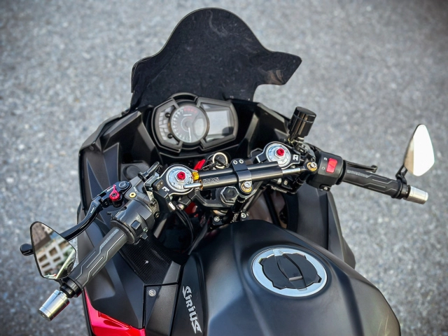 Kawasaki ninja 400 khác biệt với dàn trang bị đẳng cấp của biker việt