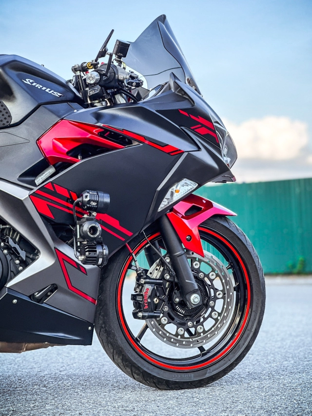 Kawasaki ninja 400 khác biệt với dàn trang bị đẳng cấp của biker việt