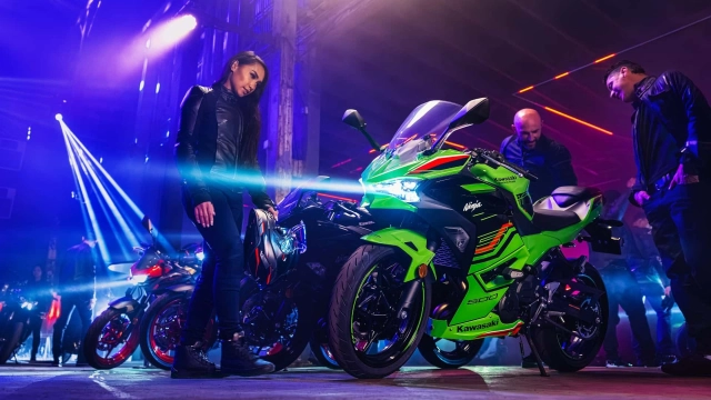 Kawasaki ninja 500 phiên bản kỷ niệm 40 năm ra mắt thị trường