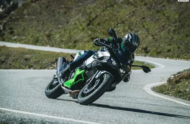 Kawasaki ninja 7 hev - mẫu sportbike hybrid đầu tiên trên thế giới