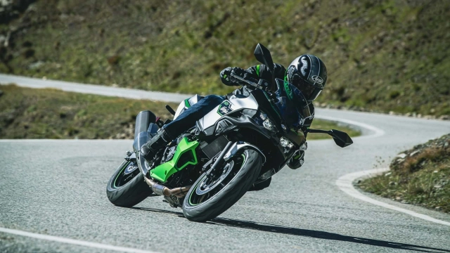 Kawasaki ninja 7 và z7 hybrid 2024 đã chính thức ra mắt thị trường với giá dễ tiếp cận