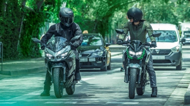 Kawasaki ninja e-1 và z e-1 chính thức ra mắt