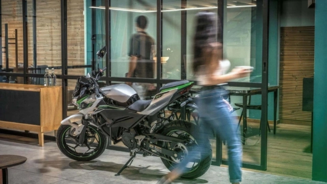 Kawasaki ninja e-1 và z e-1 chính thức ra mắt