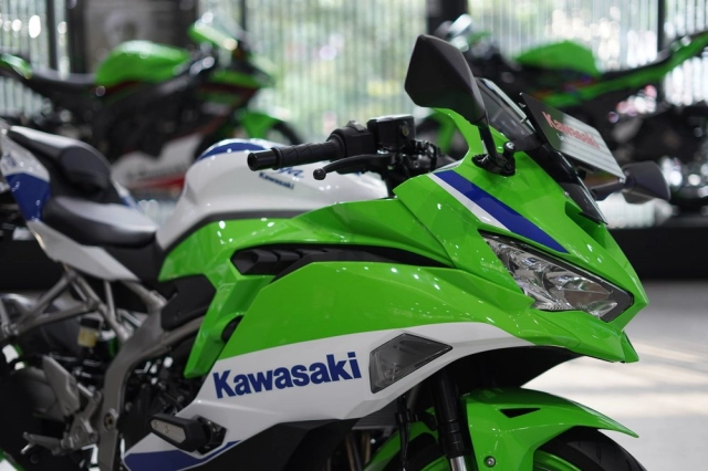 Kawasaki ninja zx-25rr 2024 phiên bản kỷ niệm 40 năm đã ra mắt rồi nè ae ơi