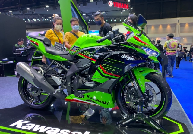 Kawasaki ninja zx-4r bắt đầu được giao hàng tại ấn độ