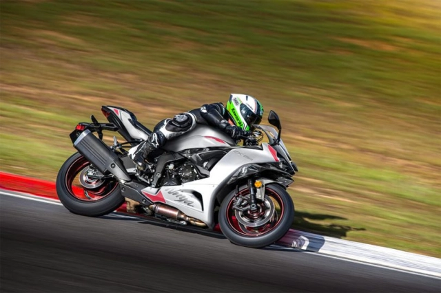 Kawasaki ninja zx-6r 2025 chính thức lộ diện