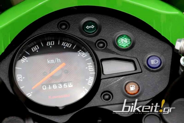 Kawasaki và mẫu xe số 125cc độc chiêu ngầu hơn hàng tá xe côn tay hiện nay