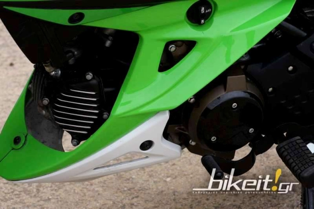 Kawasaki và mẫu xe số 125cc độc chiêu ngầu hơn hàng tá xe côn tay hiện nay