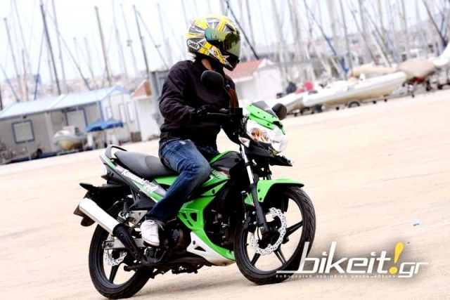 Kawasaki và mẫu xe số 125cc độc chiêu ngầu hơn hàng tá xe côn tay hiện nay