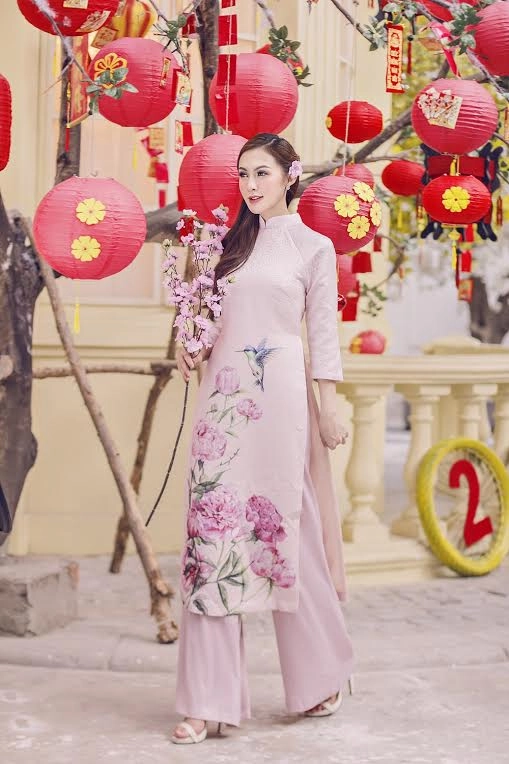 Kelly nguyễn ngọt như kẹo với áo dài pastel chuẩn bị đón năm mới