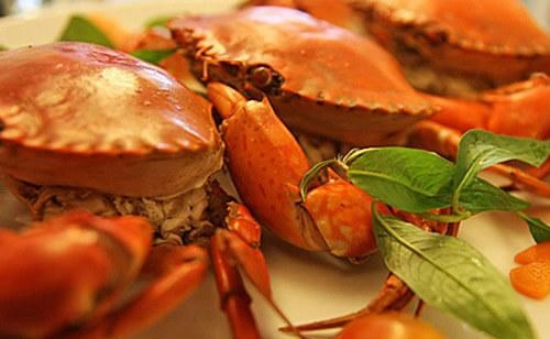Khách sành ăn giật mình với bánh canh cua vỉa hè mà có giá 300000 đồngbát