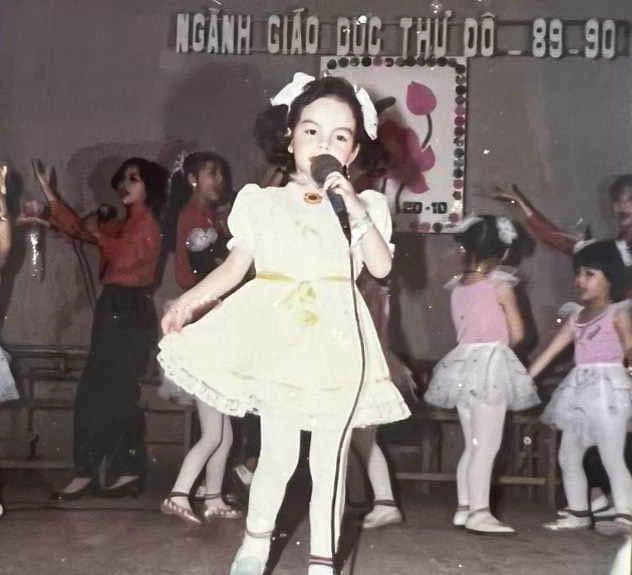 Khoe ảnh thời bé phạm quỳnh anh tiết lộ 3 con gái hưởng một điểm nhan sắc bao người ước nhưng không được