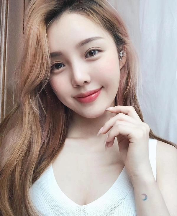 Khoe hình selfie nhan sắc không tuổi mỹ tâm khiến cả đàm vĩnh hưng cũng phải ngây ngất