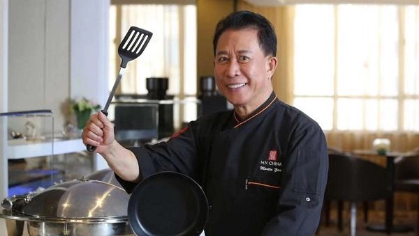 Khởi nghiệp từ năm 13 chẳng ai nghĩ có ngày cậu bé trở thành tượng đài ẩm thực thế giới