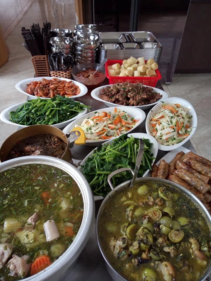 Không đâu như thanh hóa cơm văn phòng đều là buffet ai thấy cũng chết thèm