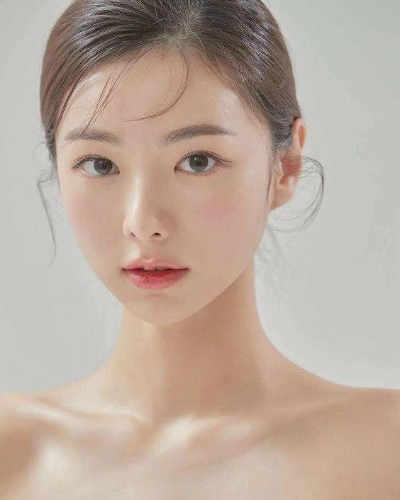 Không phải da mặt đây là nơi tố cáo tuổi tác rõ nhất trên cơ thể cần phải chăm sóc đặc biệt