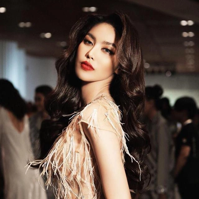 Không phải nude hay hồng đỏ chính là màu son giúp môi thâm lan khuê lên đời nhan sắc