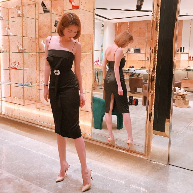 Không phải núi đồ hiệu đây mới là bức hình hot nhất của ngọc trinh khi quần quật shopping