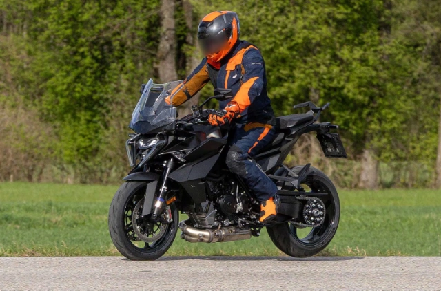 Ktm 1390 super duke gt 2025 gần như sắp hoàn thiện