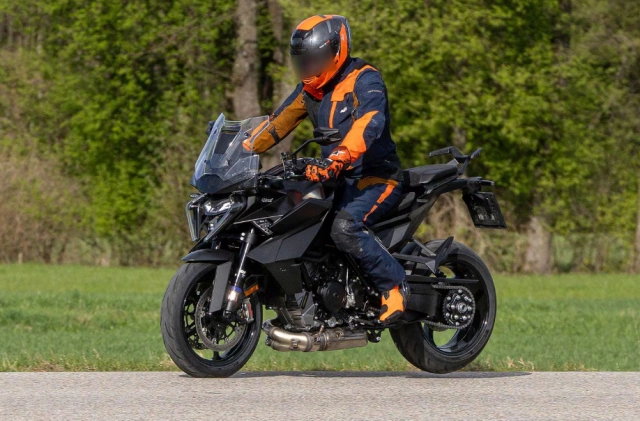 Ktm 1390 super duke gt 2025 lộ diện gần như sắp hoàn thiện
