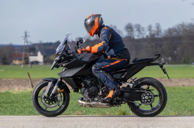 Ktm 1390 super duke gt 2025 lộ diện gần như sắp hoàn thiện