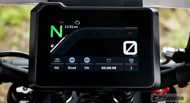 Ktm 390 duke vs tvs apache rtr 310 trên bàn cân thông số