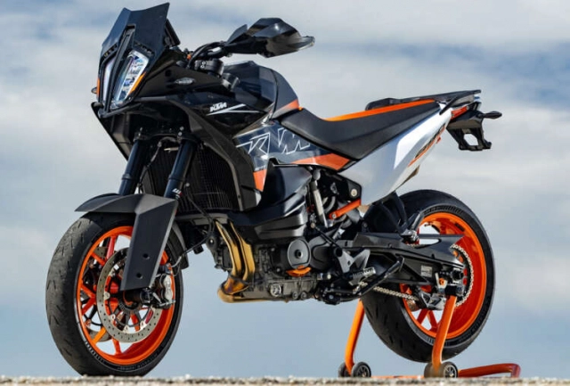 Ktm 890 smt 2024 chuẩn bị ra mắt tại malaysia với số lượng giới hạn chỉ 8 chiếc