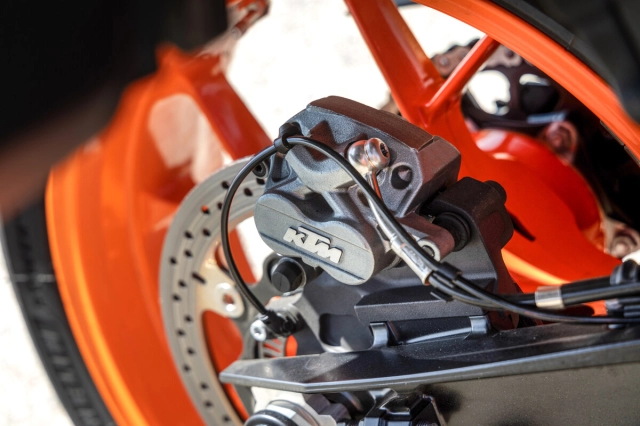 Ktm 890 smt 2024 chuẩn bị ra mắt tại malaysia với số lượng giới hạn chỉ 8 chiếc