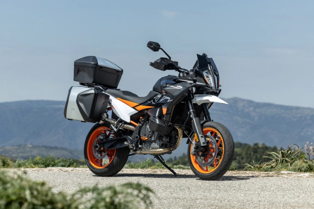 Ktm 890 smt 2024 chuẩn bị ra mắt tại malaysia với số lượng giới hạn chỉ 8 chiếc