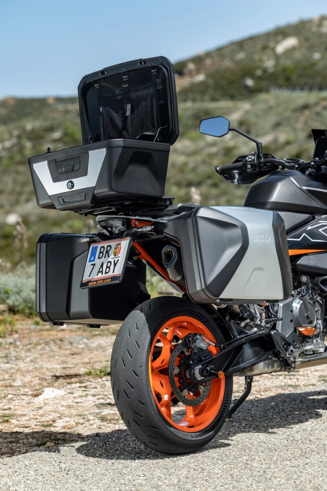 Ktm 890 smt 2024 chuẩn bị ra mắt tại malaysia với số lượng giới hạn chỉ 8 chiếc