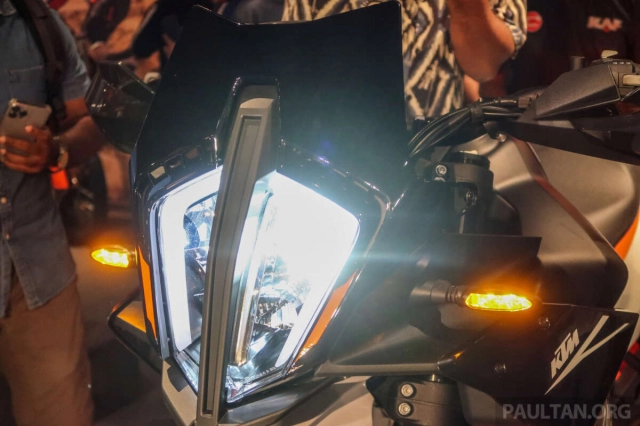 Ktm 890 smt 2024 hiện đã có mặt tại châu á giá từ 500 triệu đồng