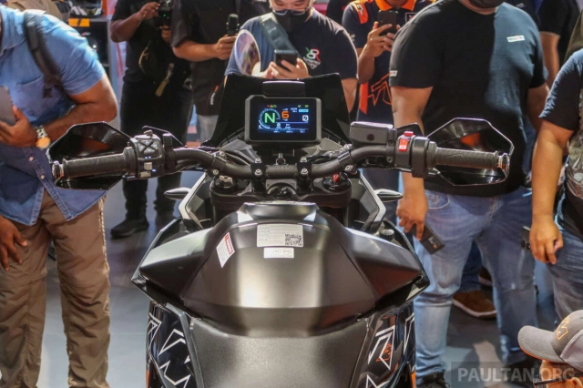 Ktm 890 smt 2024 hiện đã có mặt tại châu á giá từ 500 triệu đồng