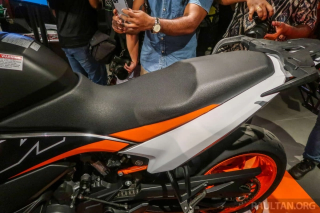 Ktm 890 smt 2024 hiện đã có mặt tại châu á giá từ 500 triệu đồng