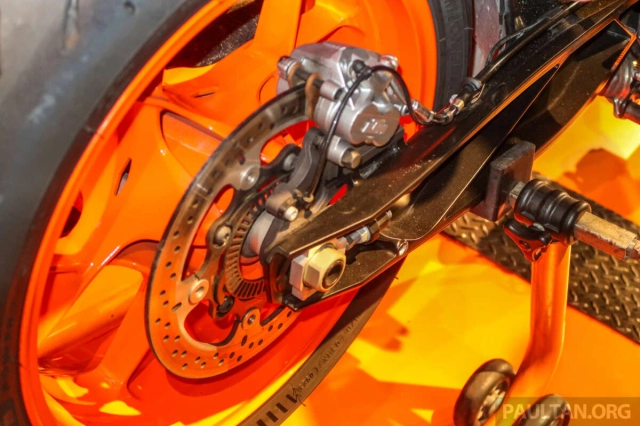 Ktm 890 smt 2024 hiện đã có mặt tại châu á giá từ 500 triệu đồng