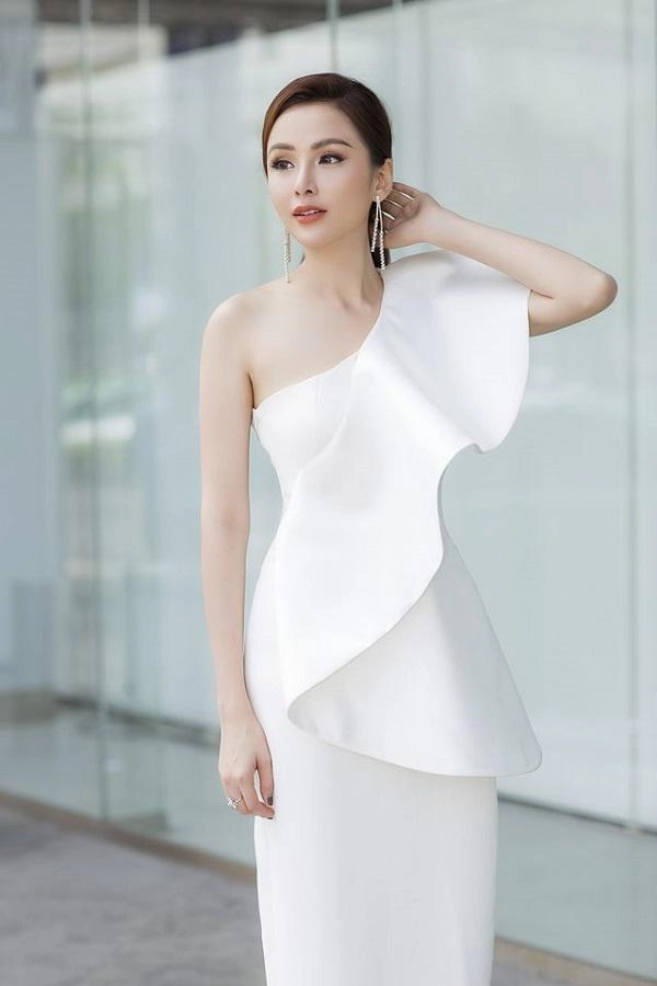 Kỳ duyên và hội những mỹ nhân nhan sắc thay đổi chóng mặt vẫn khẳng định 100 tự nhiên