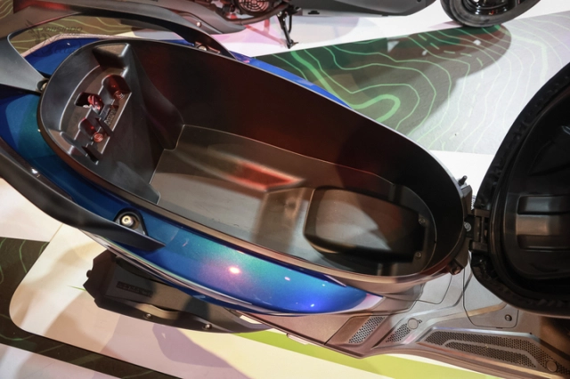 Kymco k1 ra mắt sở hữu cốp xe siêu rộng đủ để chứa cả thế giới