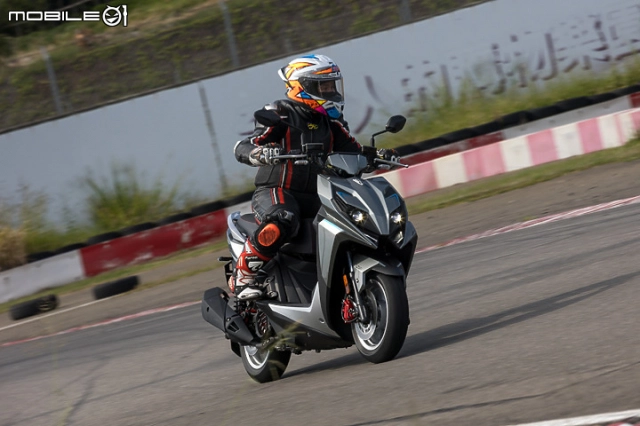 Kymco ra mắt rcs moto 150 - sinh ra dành cho người nghiện trà sữa