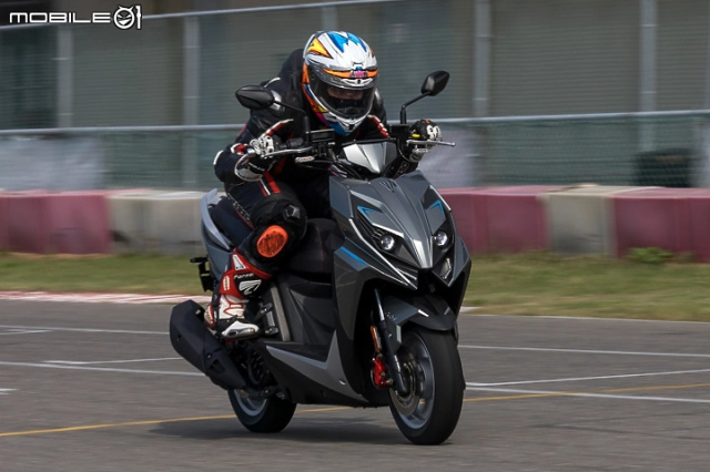 Kymco ra mắt rcs moto 150 - sinh ra dành cho người nghiện trà sữa