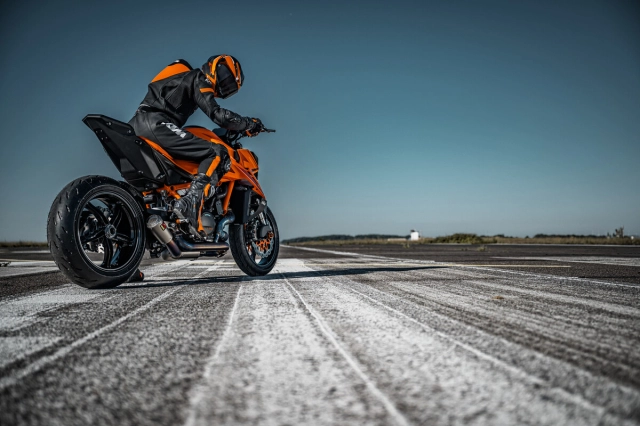 Liệu brabus và ktm có đang phát triển mẫu 1400r mới dựa trên super duke 1390 không