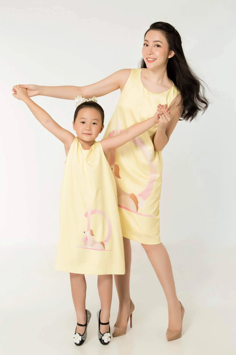 Linh nga và con gái cực xinh yêu trong loạt váy đôi thời thượng