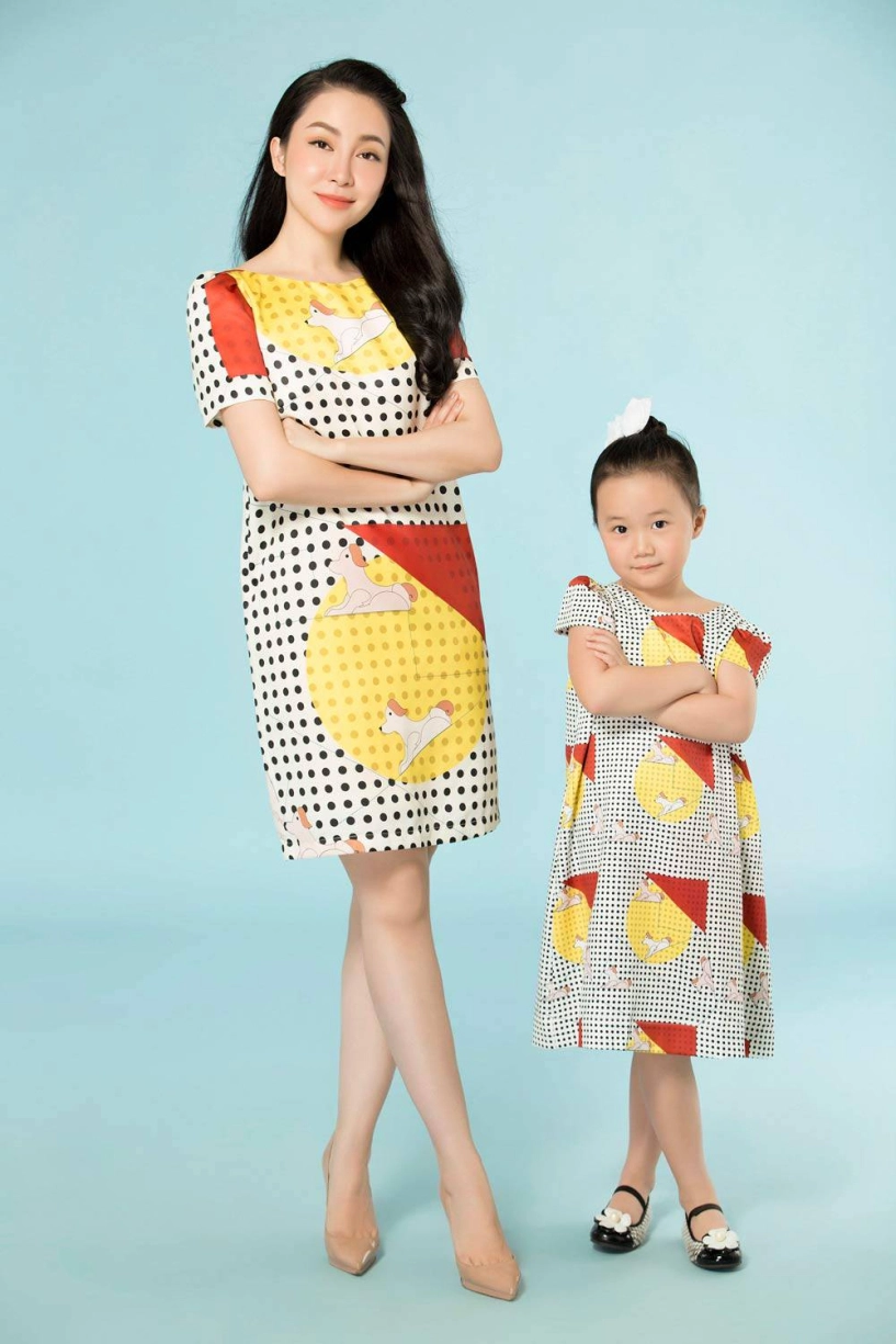 Linh nga và con gái cực xinh yêu trong loạt váy đôi thời thượng