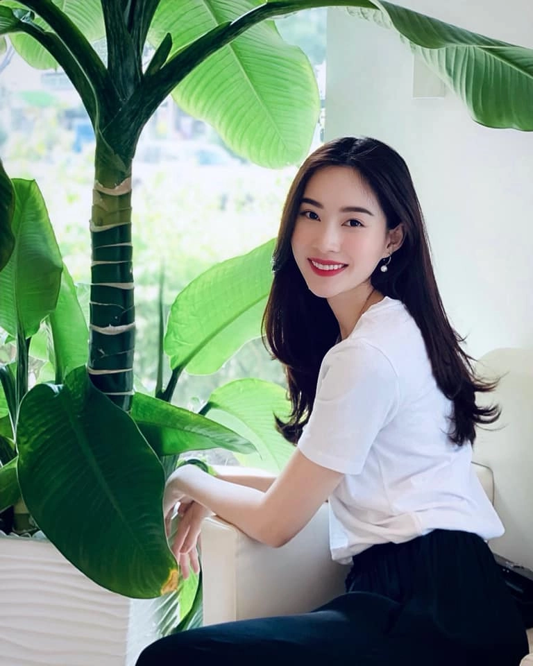 Lộ bụng to bất thường phải chăng đặng thu thảo bí mật mang thai lần 2