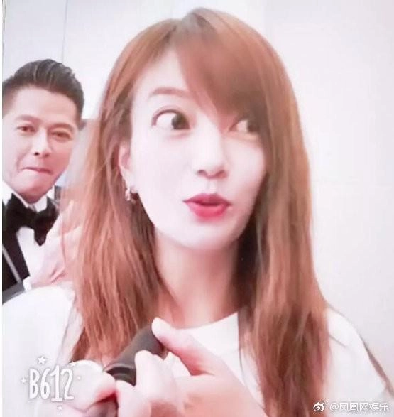 Lộ mặt mộc chảy xệ và nhăn nheo triệu vy tuổi 43 không thắng nổi sự khắc nghiệt thời gian