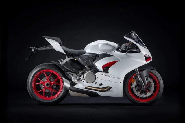 Lộ tin ducati đang nghiên cứu một chiếc thể thao động cơ v-twin có giá dễ tiếp cận hơn panigale v2