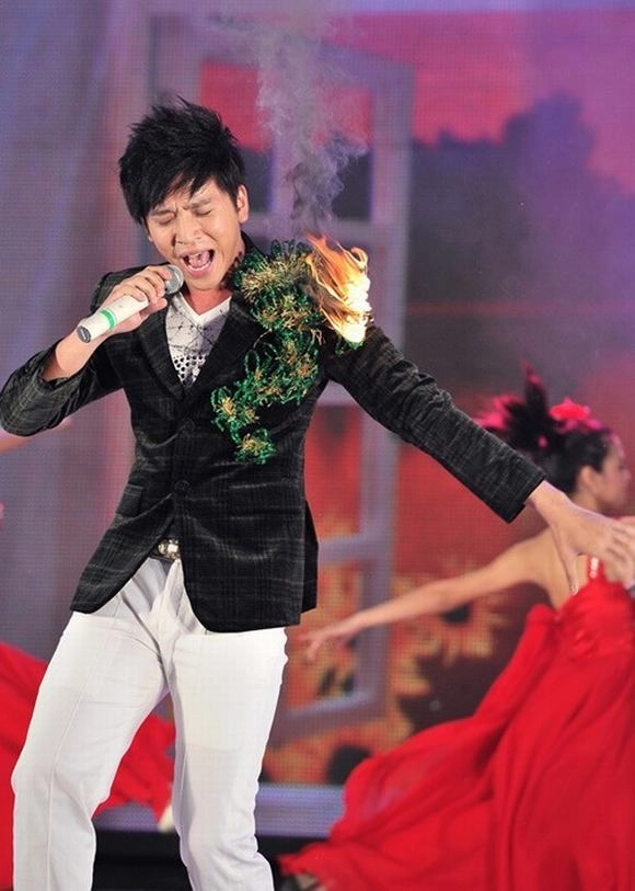 Loạt sao nam cũng lận đận đường quần áo chẳng thua gì trấn thành