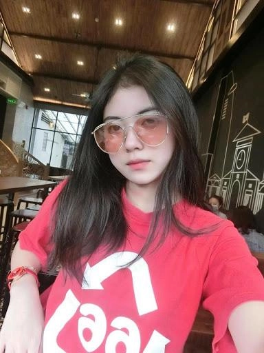 Lột xác vì tình cũ 9x kiếm hơn 100 triệutháng lượng follow khủng không thua ngôi sao