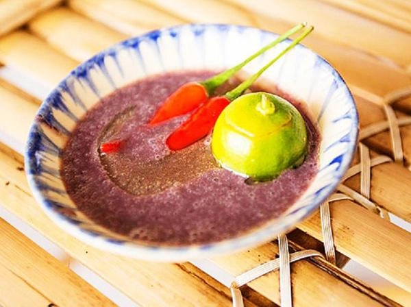 Lượn từ á đến âu kể cả việt nam đều có món chỉ ngon khi ủ bốc mùi có giòi