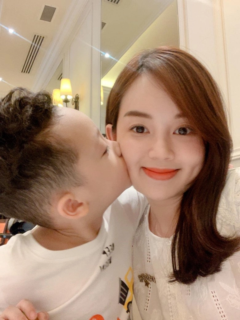 Ly kute gần cuối thai kì dáng vẫn nuột da vẫn sáng nhờ chăm rửa mặt bằng thứ nước 0 đồng
